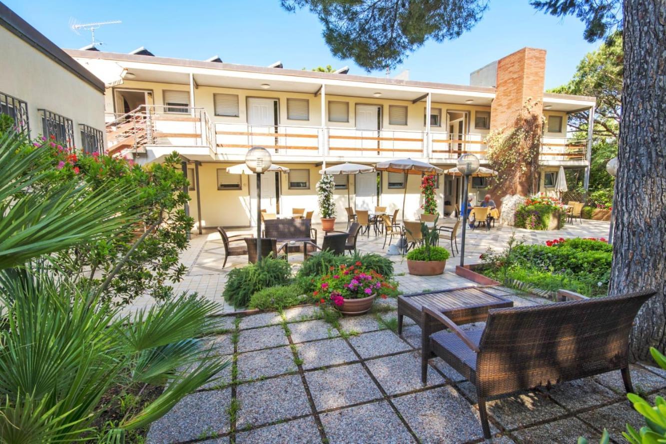 Residence Casa Di Caccia Marina Di Bibbona Kültér fotó