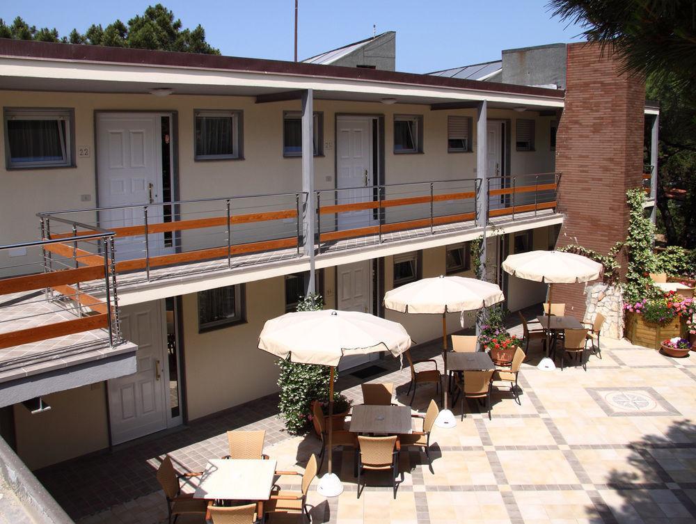 Residence Casa Di Caccia Marina Di Bibbona Kültér fotó
